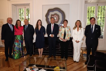 El Gobierno de Colombia condecora a nuestra Presidenta, Trinidad Jiménez
